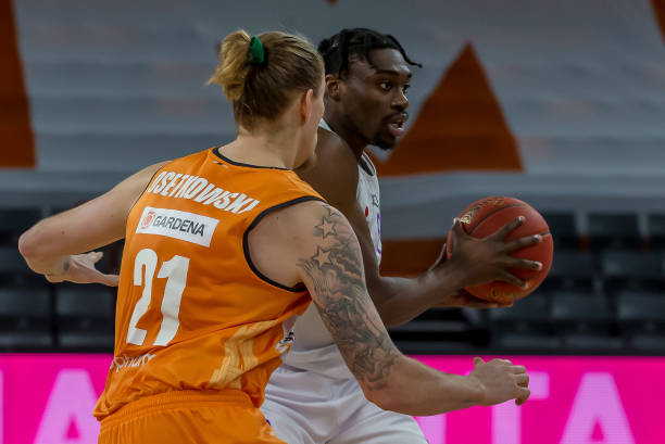 不仅仅是在 不仅仅是在