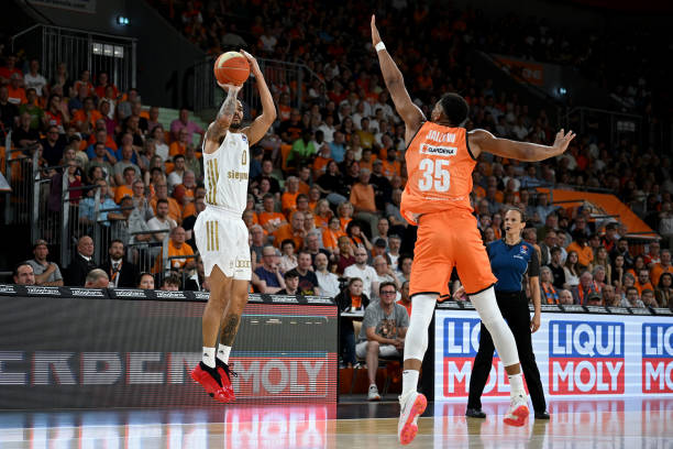 在英超多次 在英超多次