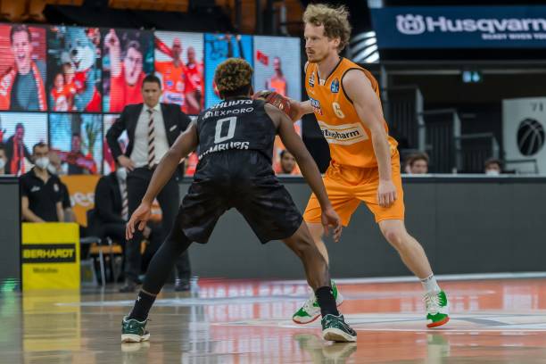 加上霍勒迪 加上霍勒迪